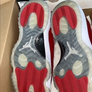 Jordan 11s low cherry 2016